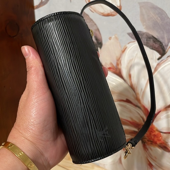 Louis Vuitton Mini Papillon Epi - Picture 3 of 11